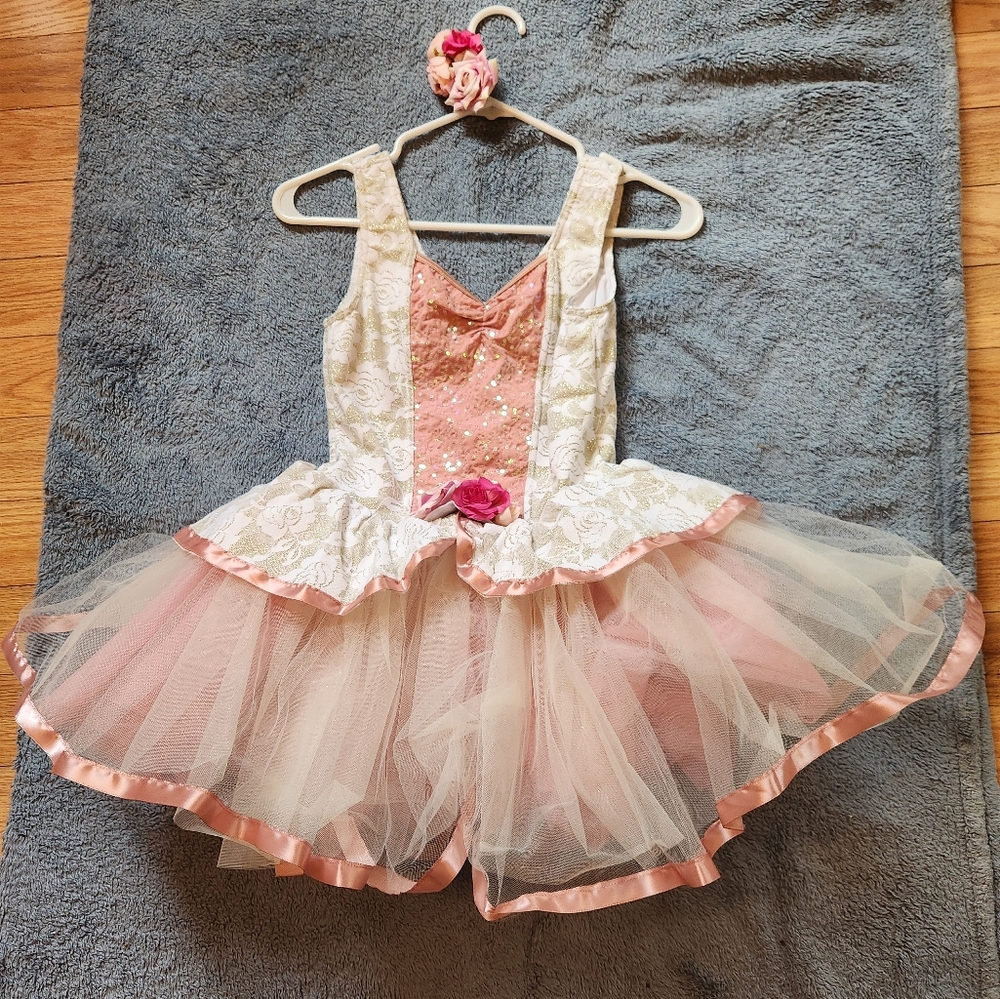 White and pink Ballet Costume Size 14 in great condition,sequence and hair piece